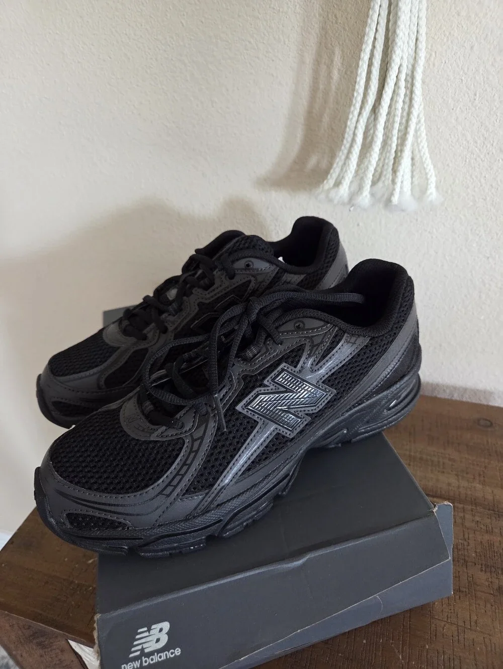 New Balance 740 Athletic Shoe Big Kid Size 7  NWT Activewear Y2K